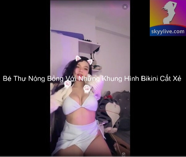 Bé Thư Nóng Bỏng Với Những Khung Hình Bikini Cắt Xẻ 3