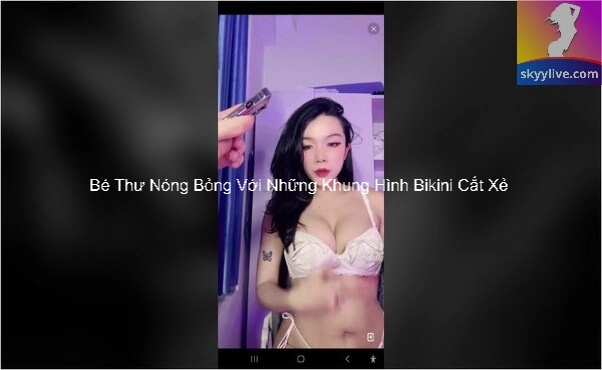 Bé Thư Nóng Bỏng Với Những Khung Hình Bikini Cắt Xẻ 5