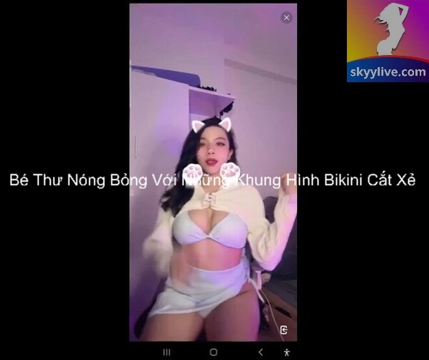 Bé Thư Nóng Bỏng Với Những Khung Hình Bikini Cắt Xẻ 7